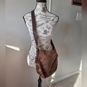 Coach Signature Canvas Crossbody Bag – Adjustable Strap